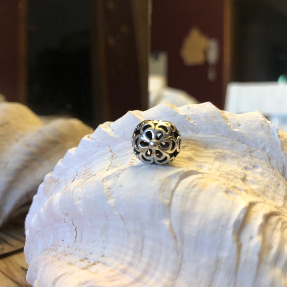 PANDORA Hollow Flower Charm - Picture 2 of 2